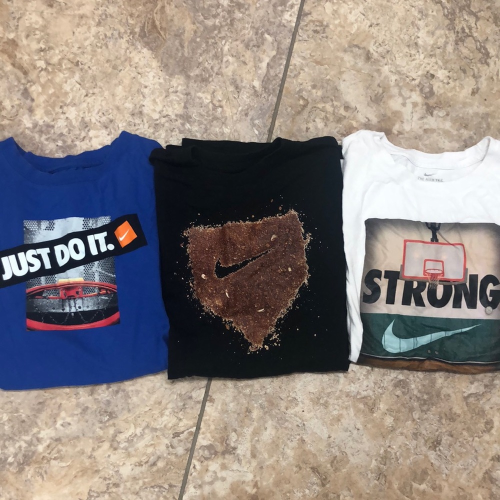 3 T-shirt Nike size Xl boys